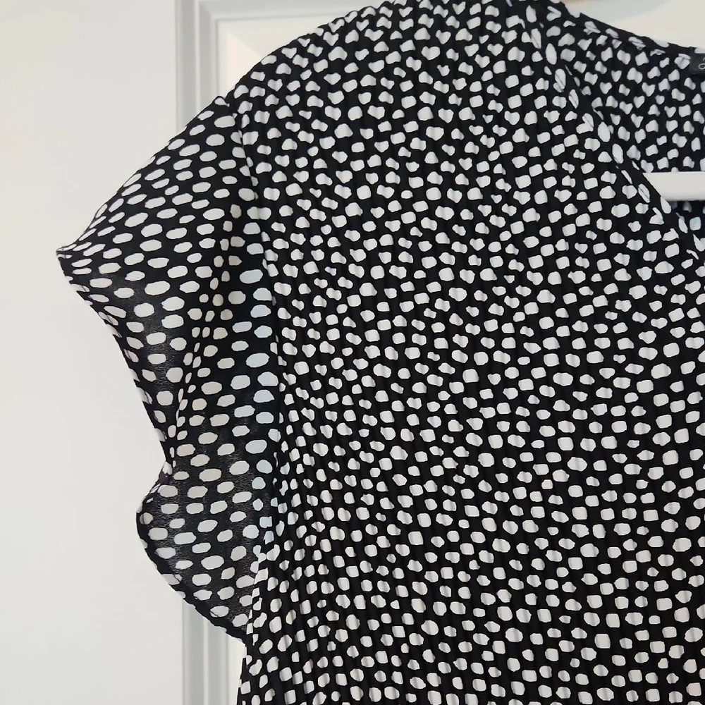 Adrianna Papell Black and White Blouse - Picture 4 of 5